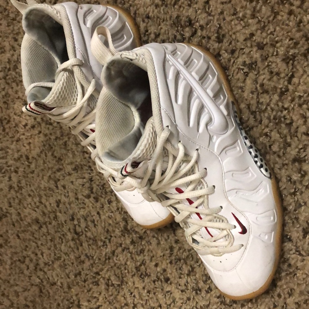 NIKE Foams (White)